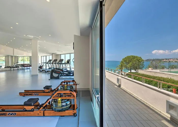 Le Meridien Lav Split
