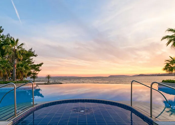 Le Meridien Lav Split