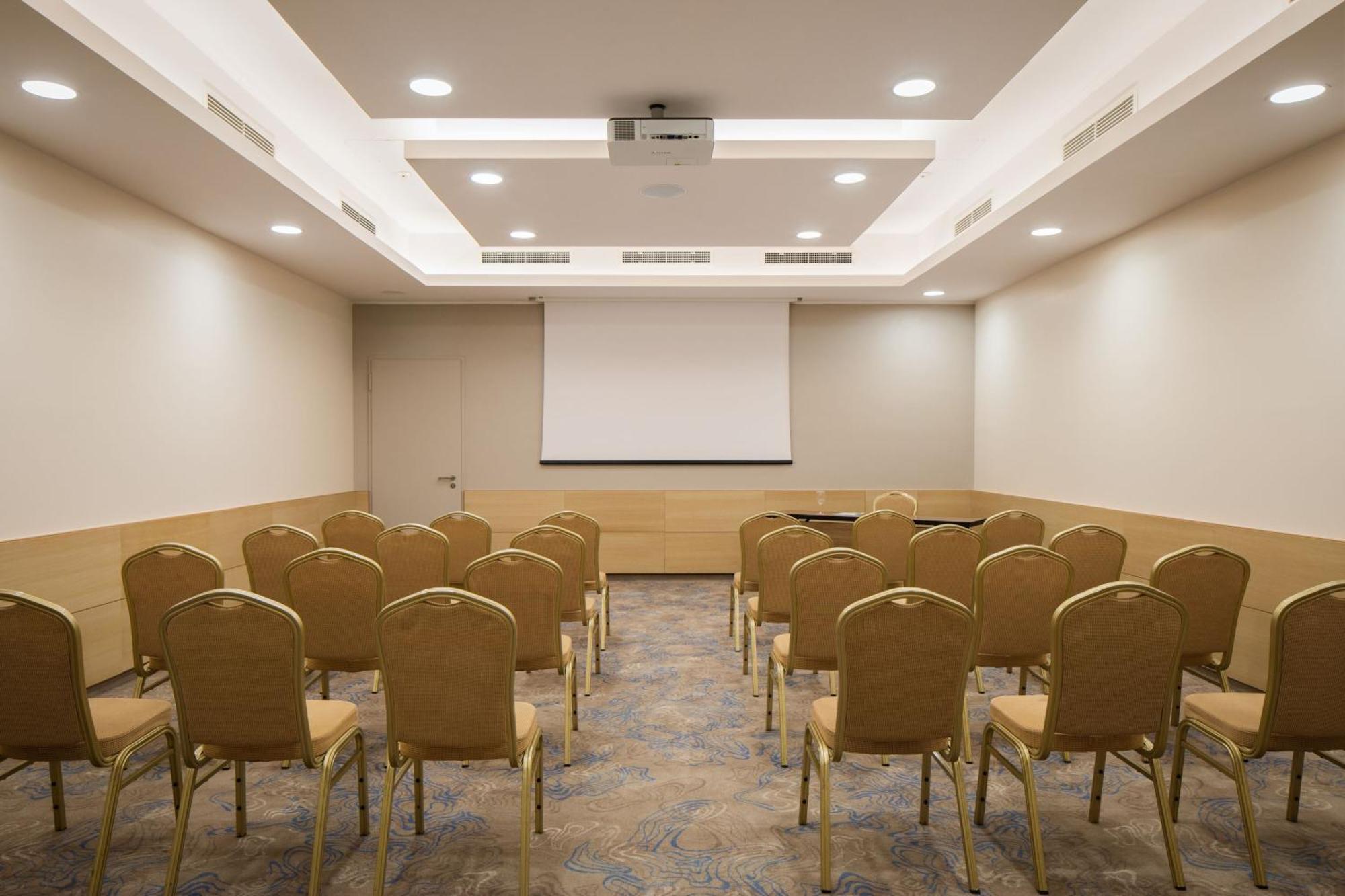 Le Meridien Lav Split Hotel 5*